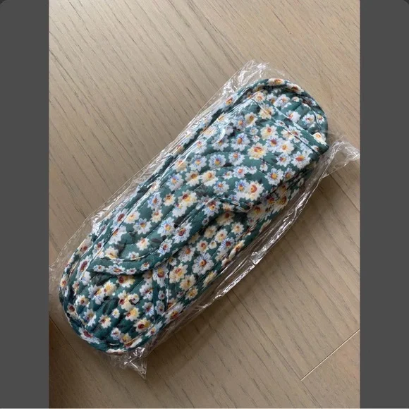 Floral and Patterned Women's Slippers - Picture 5 of 9